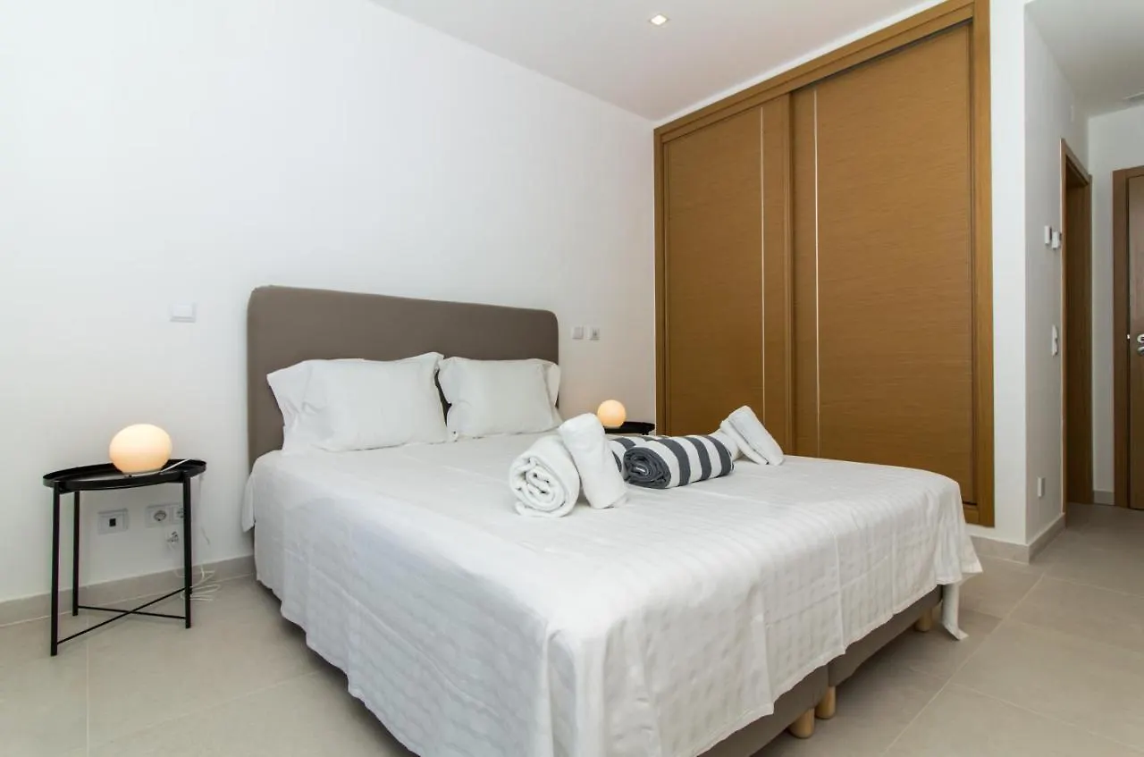 Stylish Apartment Near Beaches & City Center 拉哥斯