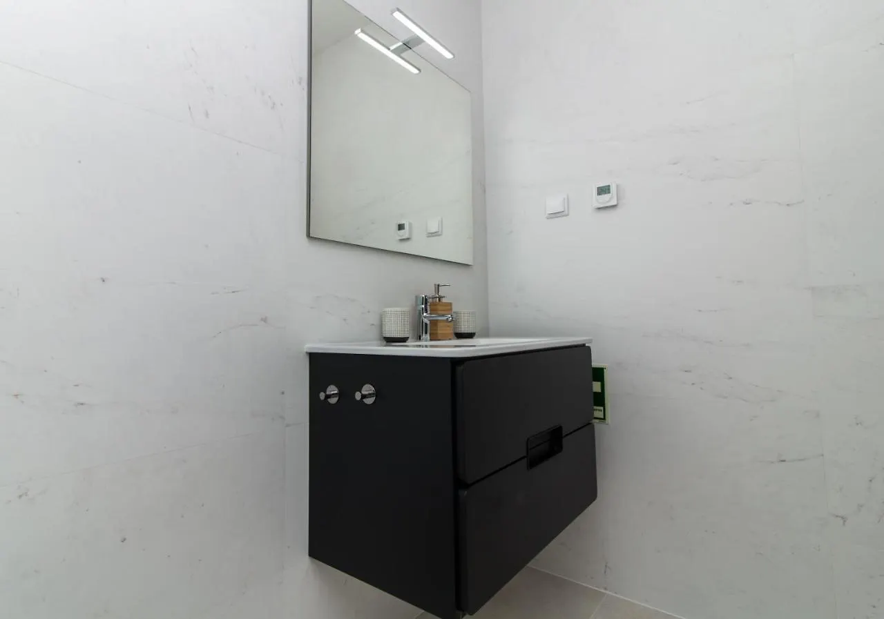 Stylish Apartment Near Beaches & City Center Lagos
