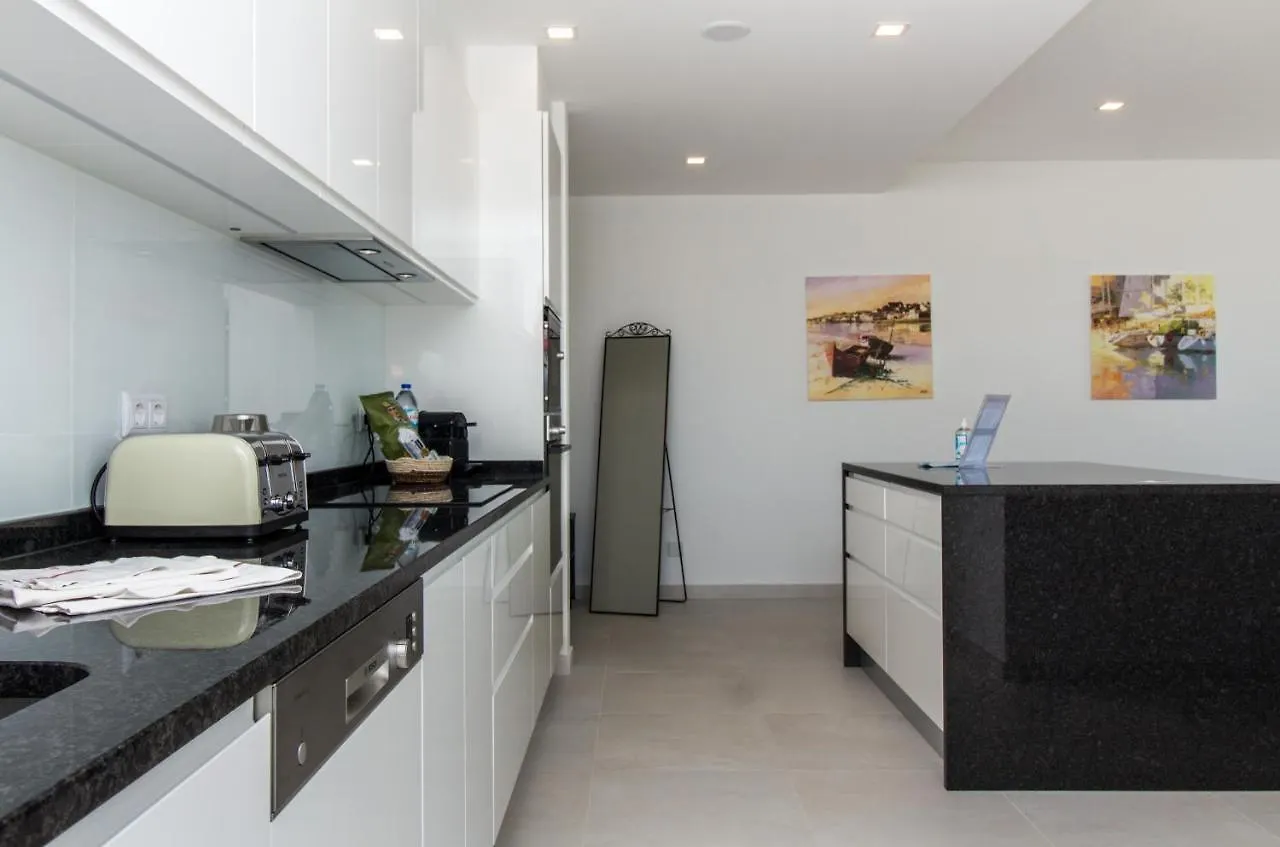Stylish Apartment Near Beaches & City Center Lagos 0*,